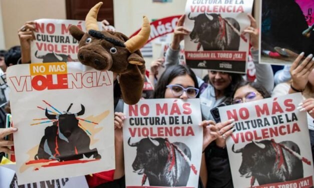 “COLOMBIA ELIMINA TORTURA ANIMAL DISFRAZADA DE CULTURA»