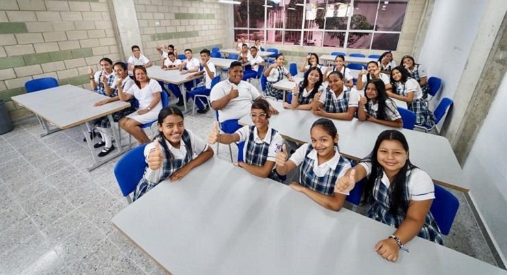 ESTUDIANTES DE COLEGIOS PÚBLICOS DEL DISTRITO ESTUDIAN CON “BARRANQUIILA ES BILINGÜE”.