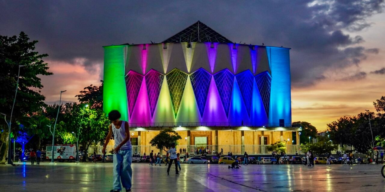 LA SEMANA DE LA PRIMERA INFANCIA EN BARRANQUILLA BRILLARÁ CON LA ILUMINACIÓN DE LUGARES EMBLEMÁTICOS.