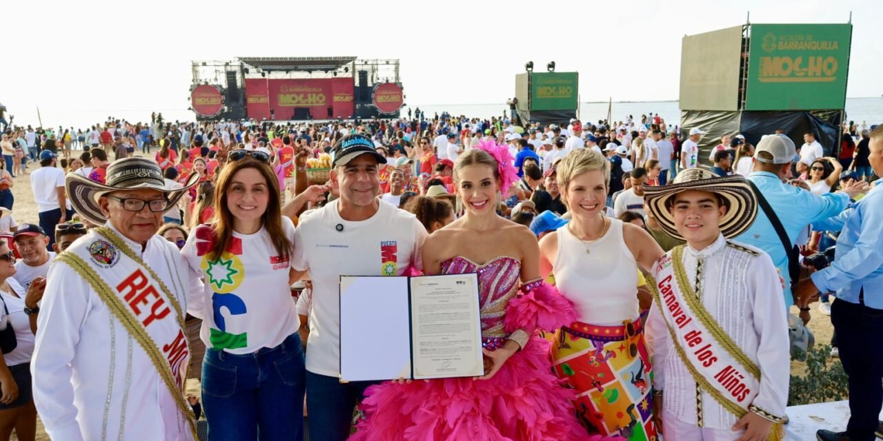 En las playas de Puerto Mocho, Tatiana Angulo Fernández de Castro recibió decreto como Reina del Carnaval de Barranquilla 2025.