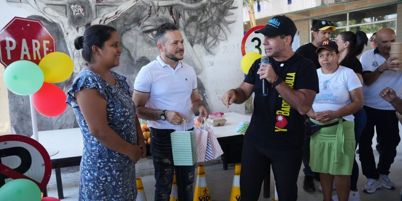 “MADRES AMOROSAS” SON LAS QUE PREPARAN LOS ALIMENTOS EN COMEDORES COMUNITARIOS.