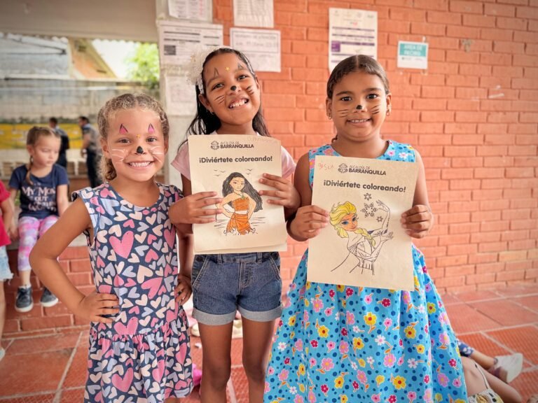 “COMEDORES COMUNITARIOS” EL PLAN DEL ALCALDE CHAR QUE ALIMENTA Y DIVIERTE A LOS NIÑOS DEL BARRIO LA PAZ.