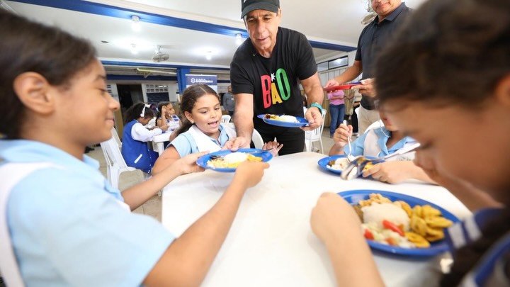 DONDE ANTES HABÍA HAMBRE, HOY SE SIRVE ESPERANZA: LA NUEVA COCINA QUE TRANSFORMA LA VIDA DE CIENTOS DE ESTUDIANTES EN BARRANQUILLA