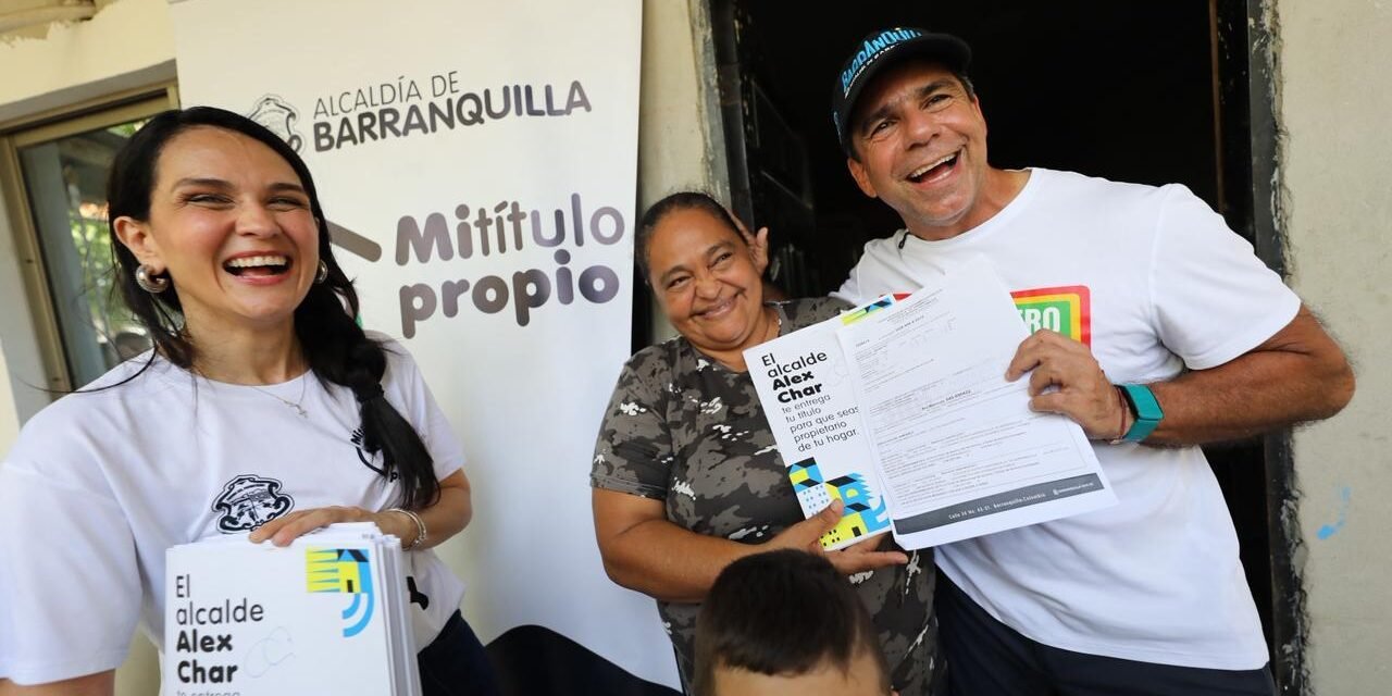 ALCALDÍA DE BARRANQUILLA EN CABEZA DE ALEJANDRO CHAR HIZO REALIDAD LOS SUEÑOS DE MÁS DE 2.000 FAMILIAS. HOY YA SON DUEÑAS LEGALES DE SUS CASAS