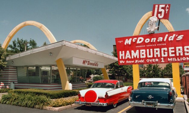 LA VERDADERA RECETA DEL IMPERIO MCDONALD’S NUNCA HA ESTADO EN LA COCINA, SINO EN EL NEGOCIO INMOBILIARIO